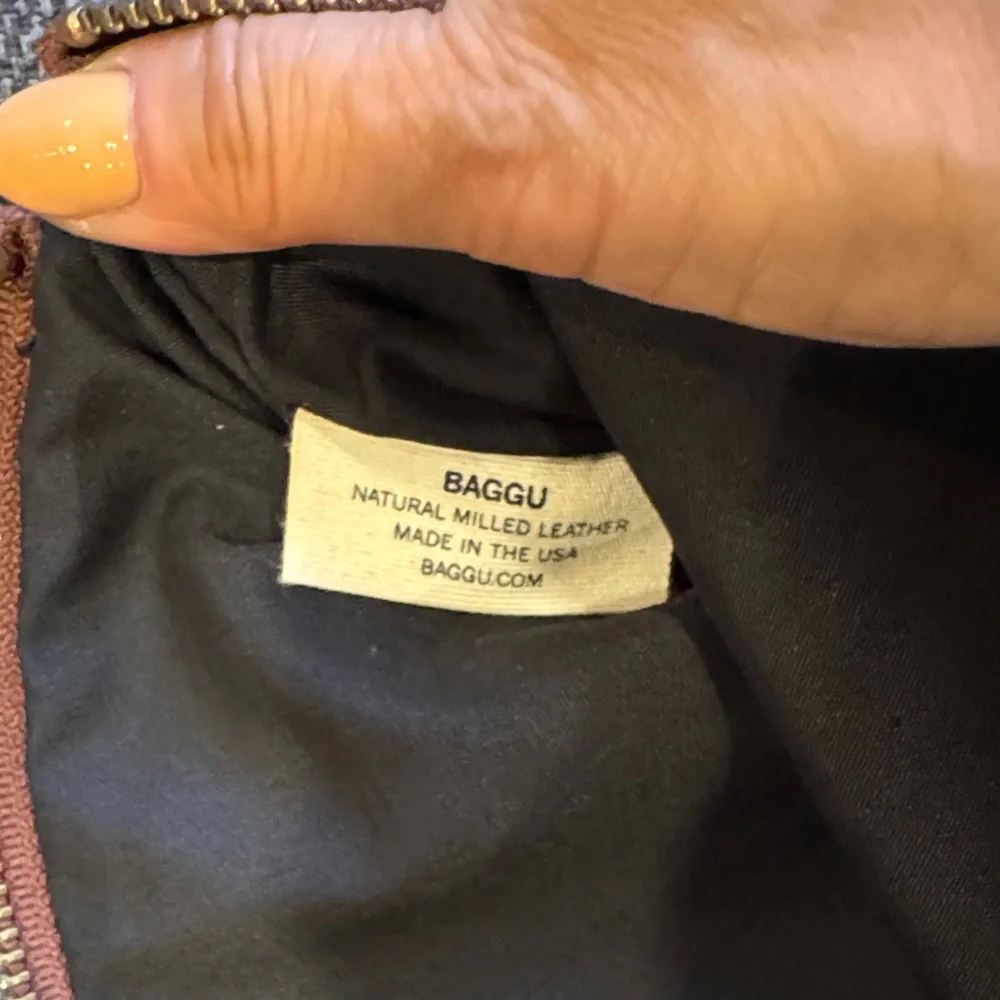 BAGGU Leather Zip Pouch in Warm Brown - Picture 8 of 8